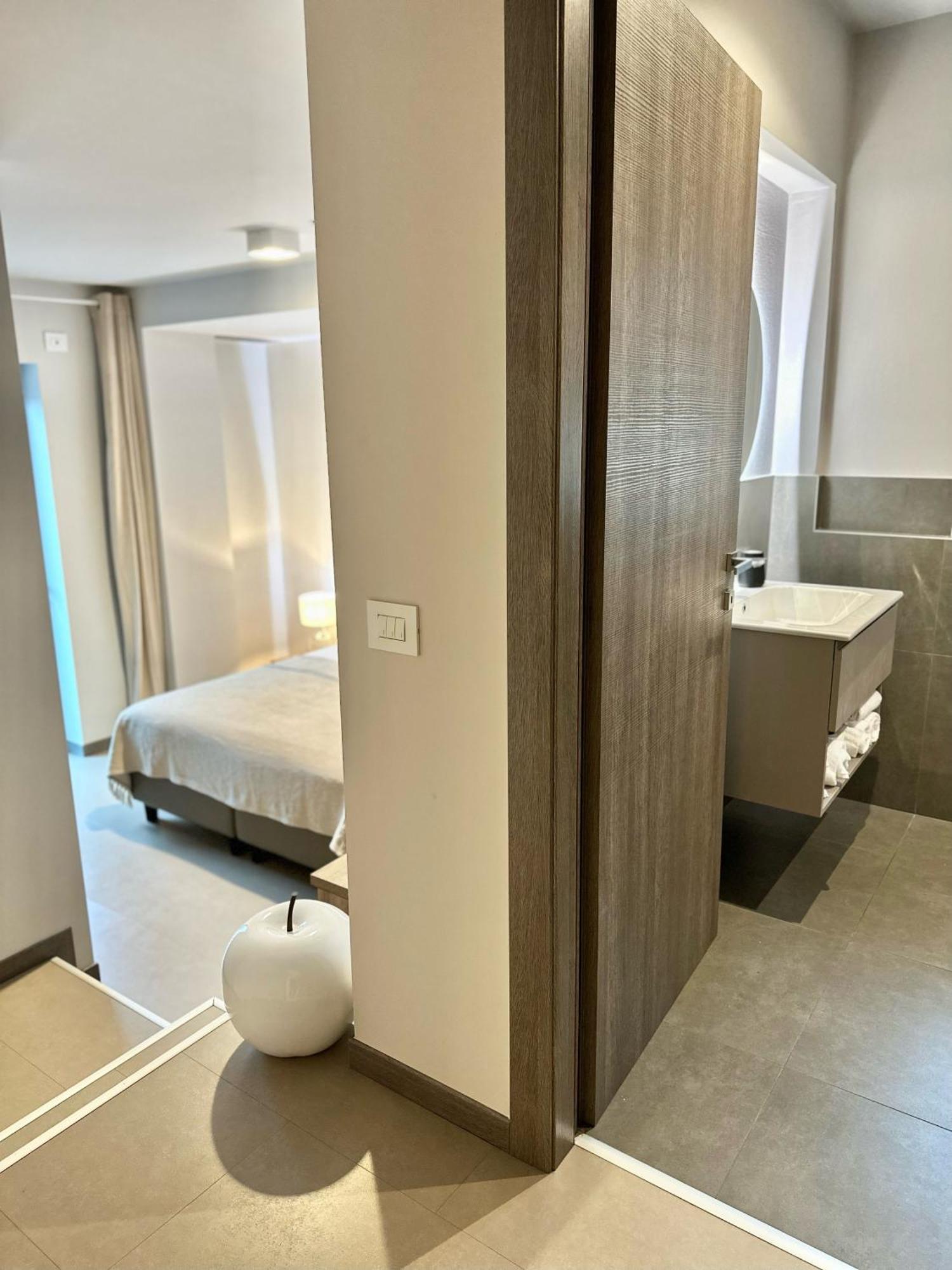 Civico 29 Rooms Peschiera del Garda Exterior foto