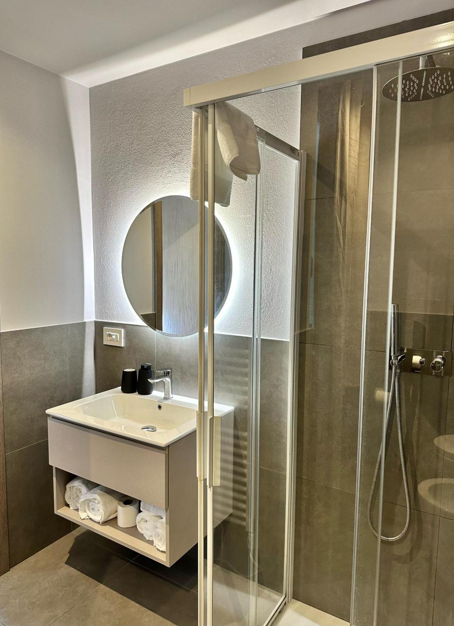 Civico 29 Rooms Peschiera del Garda Exterior foto