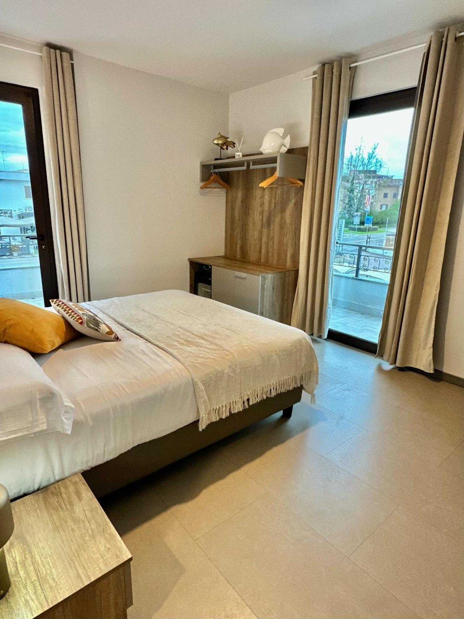Civico 29 Rooms Peschiera del Garda Exterior foto